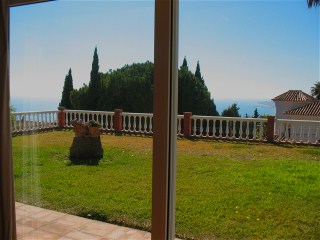 Blick vom Schlafzimmerfenster auf das Meer