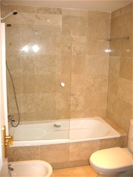 Bad mit Wanne