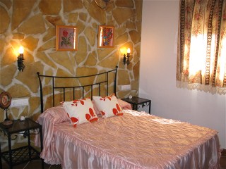 Schlafzimmer mit Doppelbett